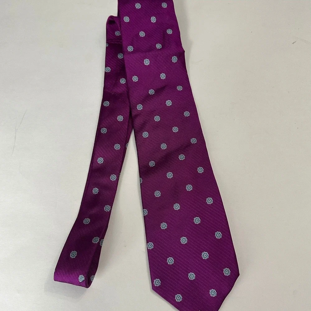 Brooks Brothers 346 Mens Silk Tie Magenta Purple Floral Medallion Preppy USA
